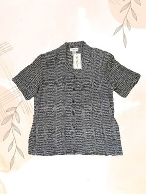 Black & White Short-Sleeve Button-Up Shirt - Lightweight